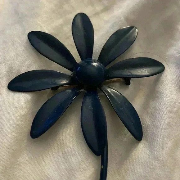 Genuine vintage Daisy age mod 1960s pin - Picture 3 of 3